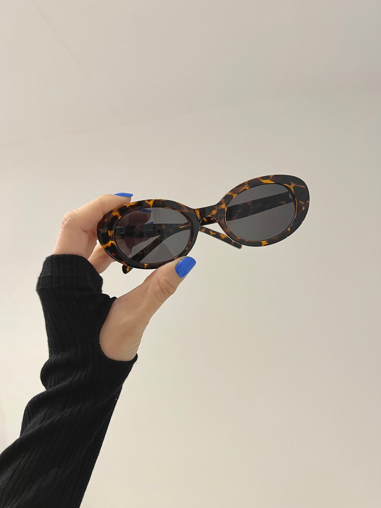 MIA Oval sunglasses