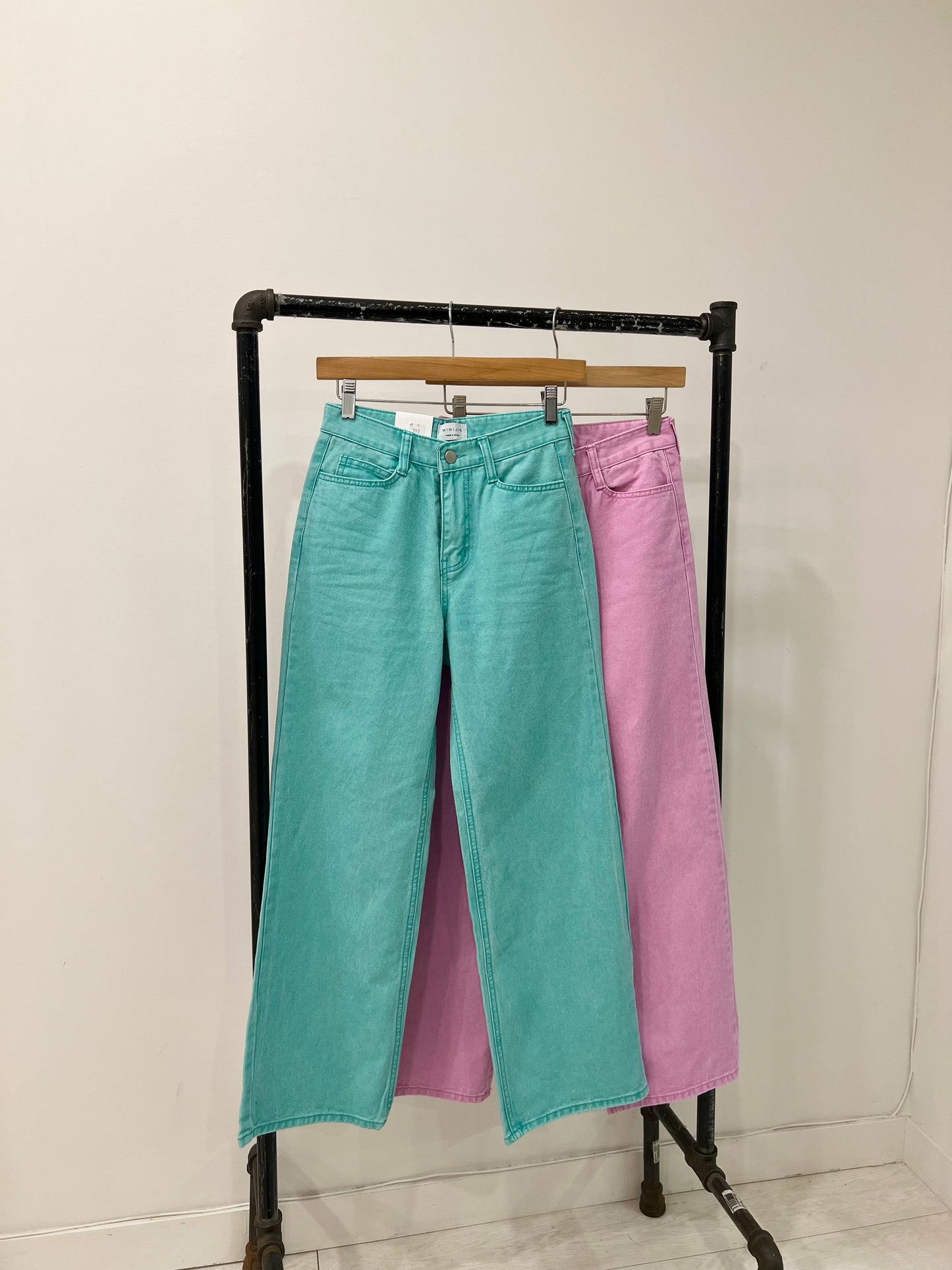 HARU Pop-colour jeans