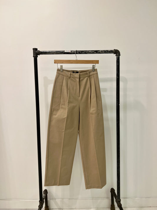 AMOR Pleated trousers